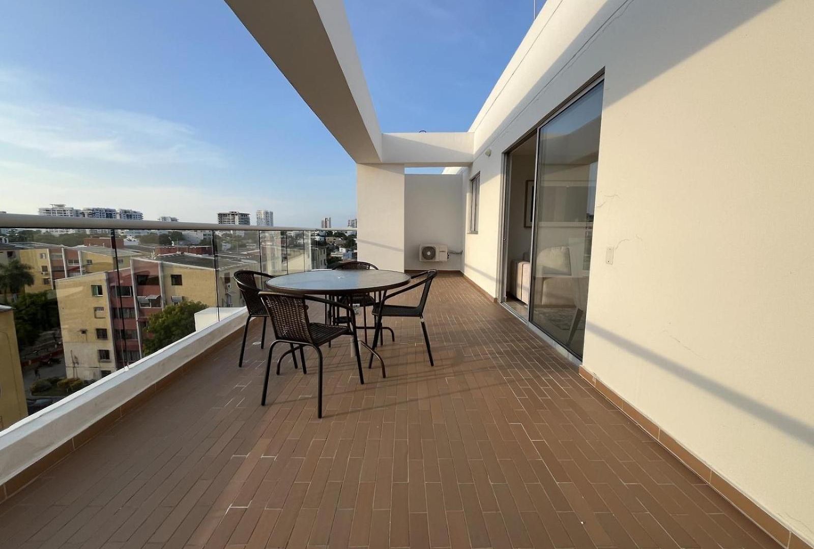 Apartamento With Large Balcony *