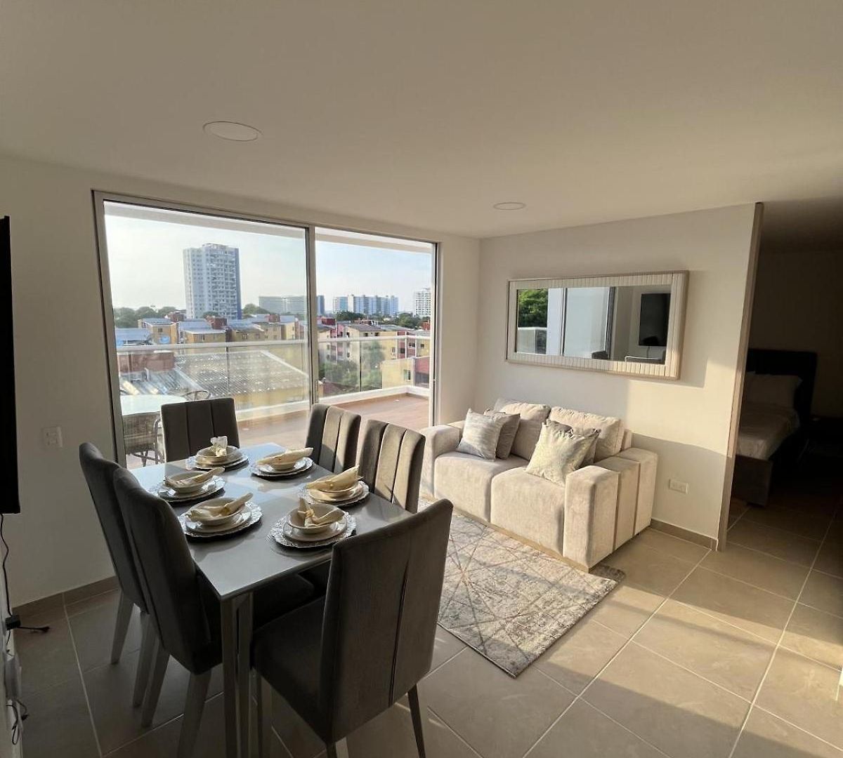 Apartamento With Large Balcony